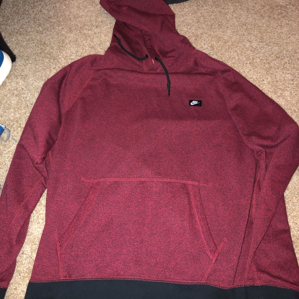 NEVER WORN NIKE HOODIE